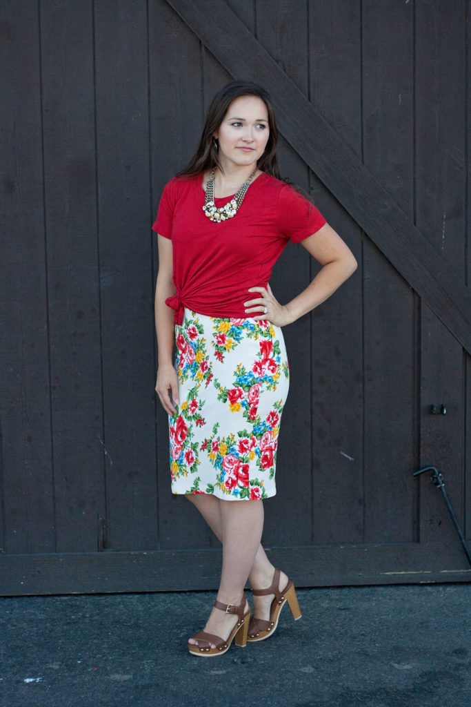 Free Pencil Skirt Pattern featured by top US sewing blogger, Sweet Red Poppy