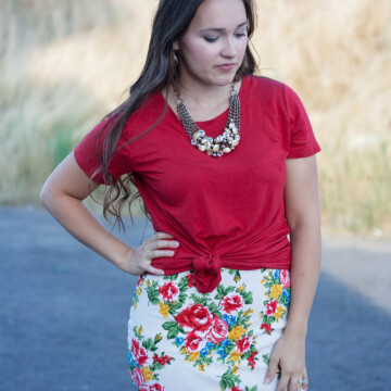 Free Pencil Skirt Pattern featured by top US sewing blogger, Sweet Red Poppy