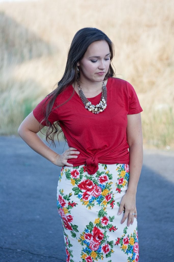 Free Pencil Skirt Pattern featured by top US sewing blogger, Sweet Red Poppy