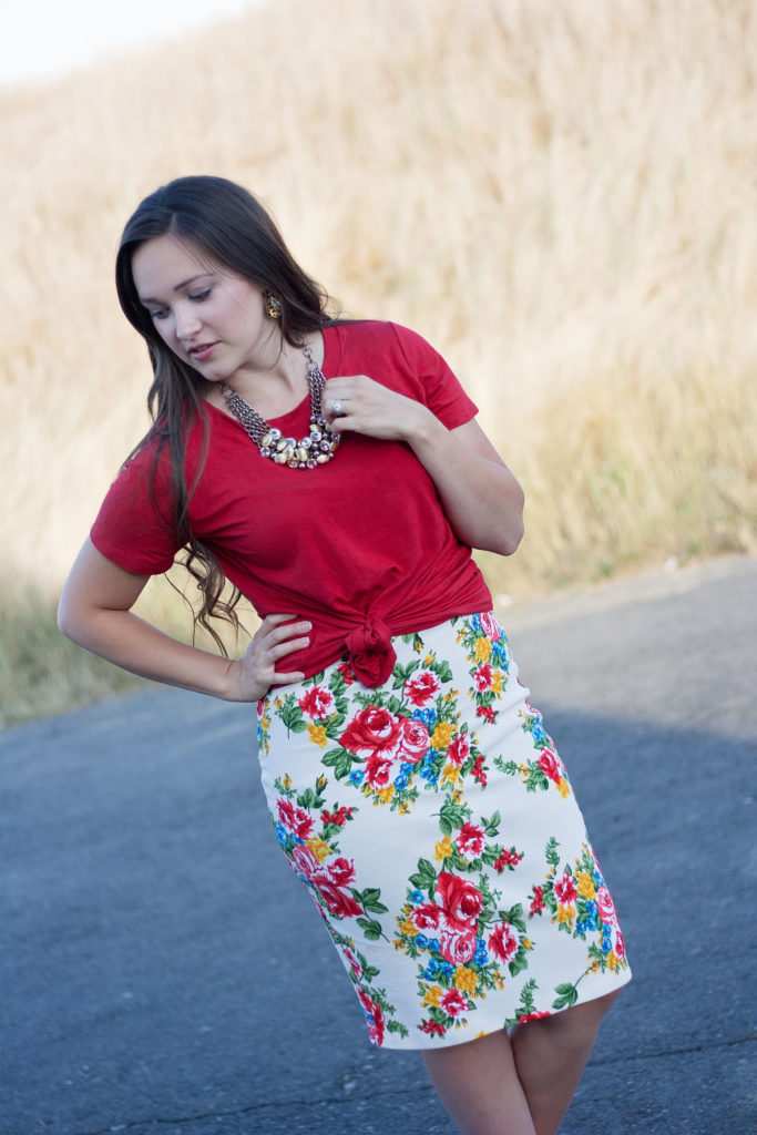 Free Pencil Skirt Pattern featured by top US sewing blogger, Sweet Red Poppy