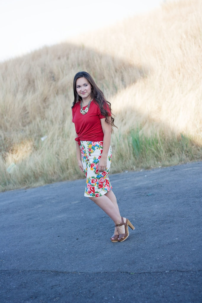 Free Pencil Skirt Pattern featured by top US sewing blogger, Sweet Red Poppy