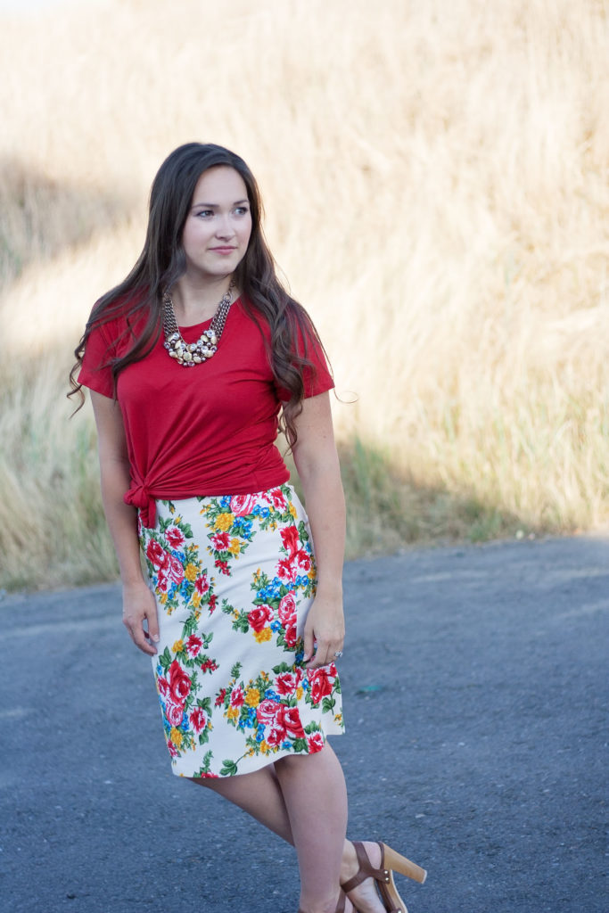 Free Pencil Skirt Pattern featured by top US sewing blogger, Sweet Red Poppy