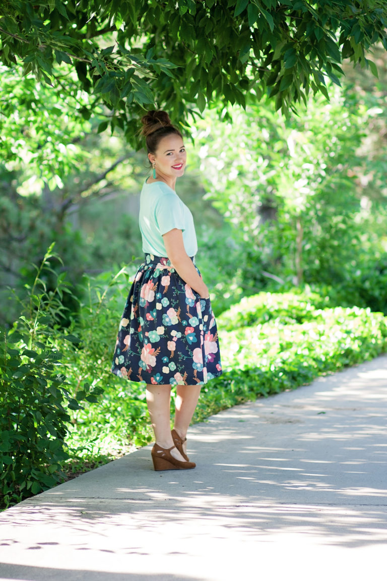 Sew Caroline Weekend Style - Sweet Red Poppy