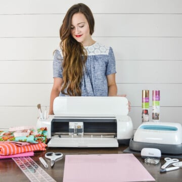 The all new Cricut Maker cutting machine features a rotary blade to cut fabric, a knife blade to cut wood and a fine blade to cut detailed fabric appliqués. Cricut Heat Press Easy Press makes iron-on HTV so easy!