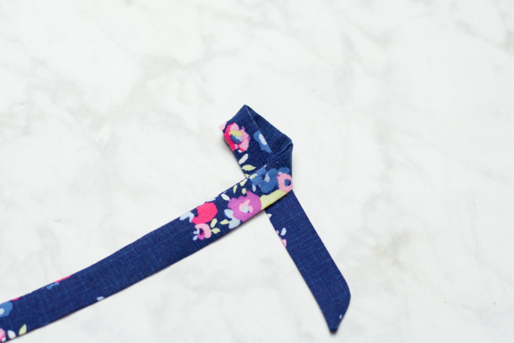 DIY Hair Bows: How To Make a Simple Hair Bow Sewing Tutorial featured by top US craft blogger, Sweet Red Poppy.