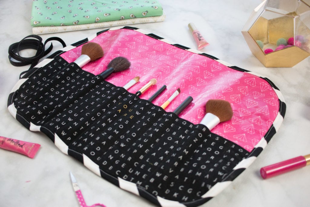 DIY Oilcloth Makeup Brush Roll