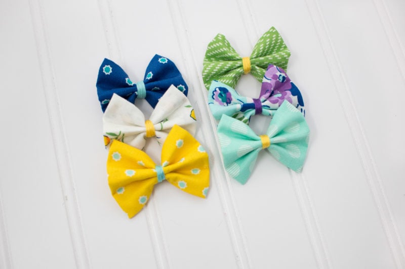 No Sew Fabric Hair Bows Tutorial featured by top US sewing blog, Sweet Red Poppy