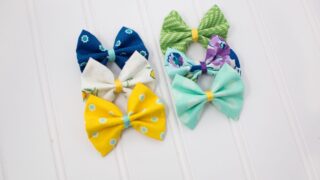 No Sew Fabric Hair Bows Tutorial featured by top US sewing blog, Sweet Red Poppy