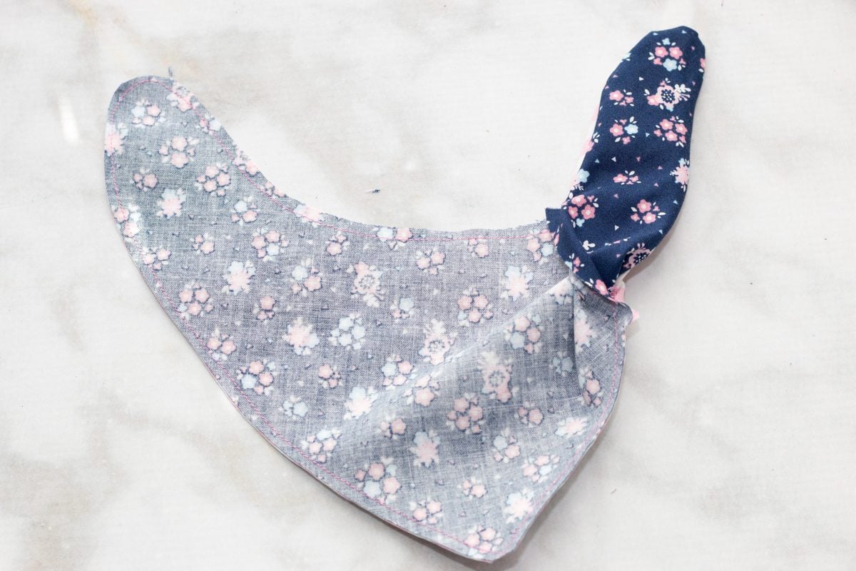 How to Make Bandana Bibs for Babies featured by top US sewing blog, Sweet Red Poppy: Newborn Baby Sewing Patterns