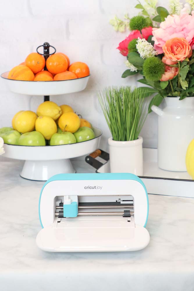 Brand New Cricut Joy Machine reviewed by top US craft blogger, Sweet Red Poppy.