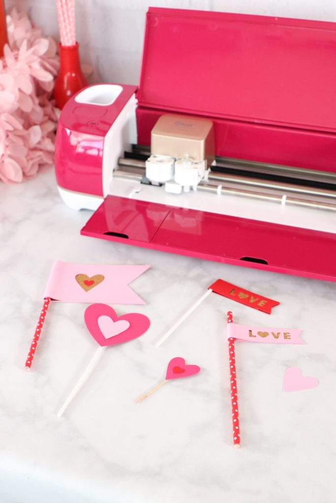 Valentine’s day Cricut Ideas