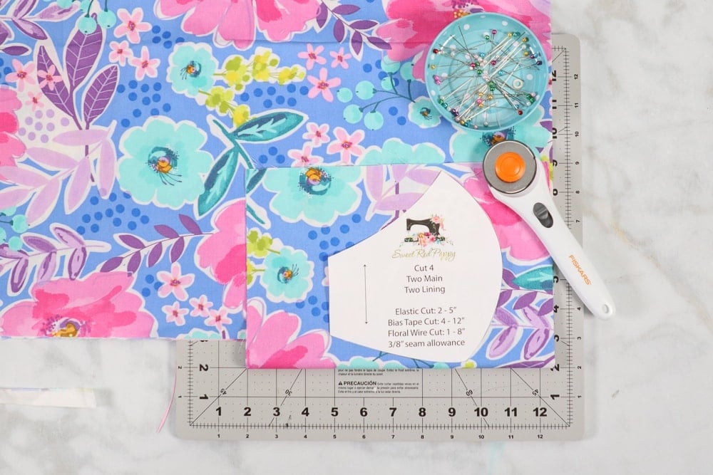 How to Sew a Fitted Cotton Face Mask a tutorial featured by top US sewing blog, Sweet Red Poppy.