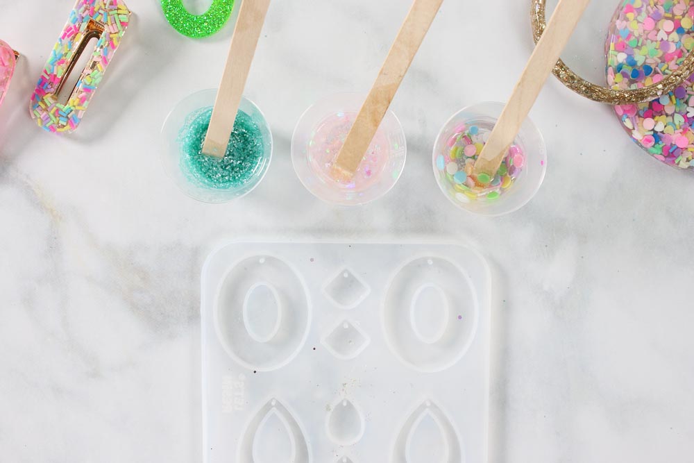 DIY: How to use Epoxy Resin for Beginners, a tutorial featured by top US craft blogger, Sweet Red Poppy.