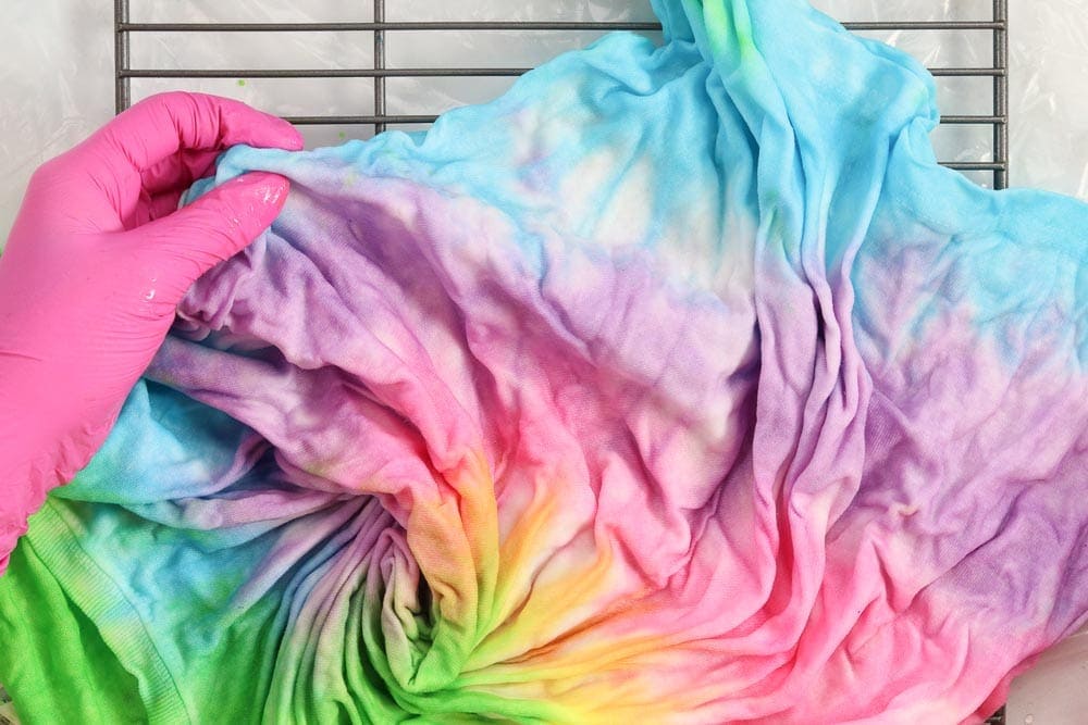 Let's Dye T-Shirts with Dry Tie Dye Powder 