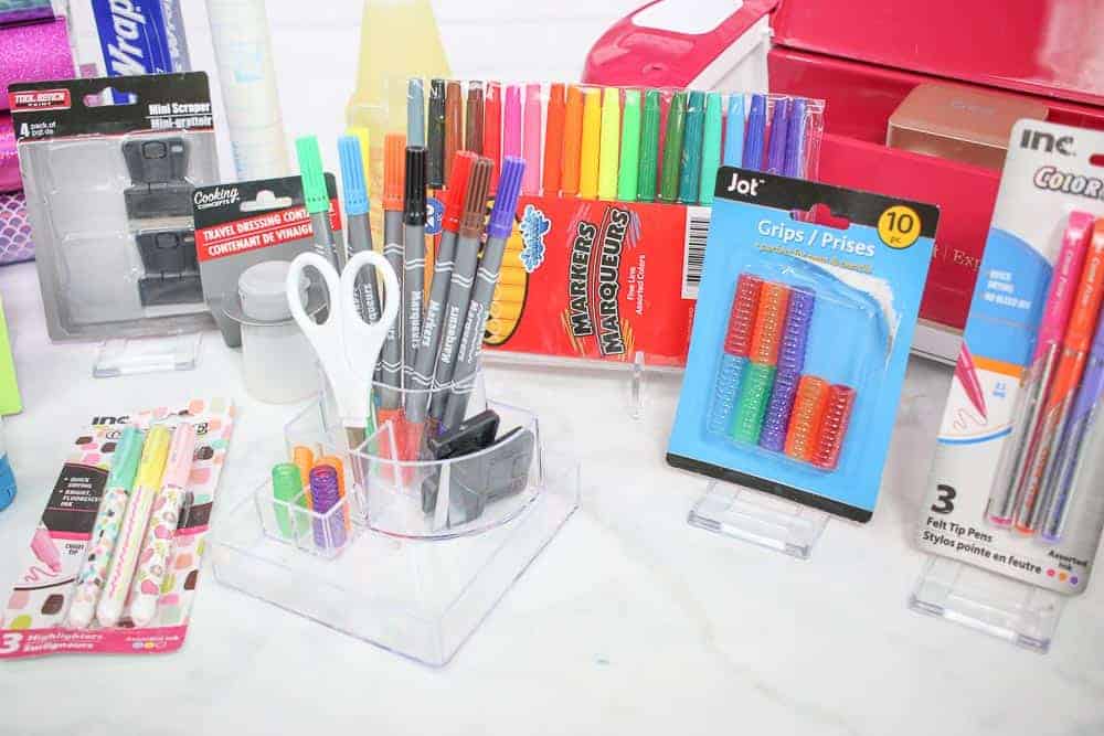 Cricut pen hack, use Dollar Tree and Crayola markers with your machine!  #crafts #cricuthacks 