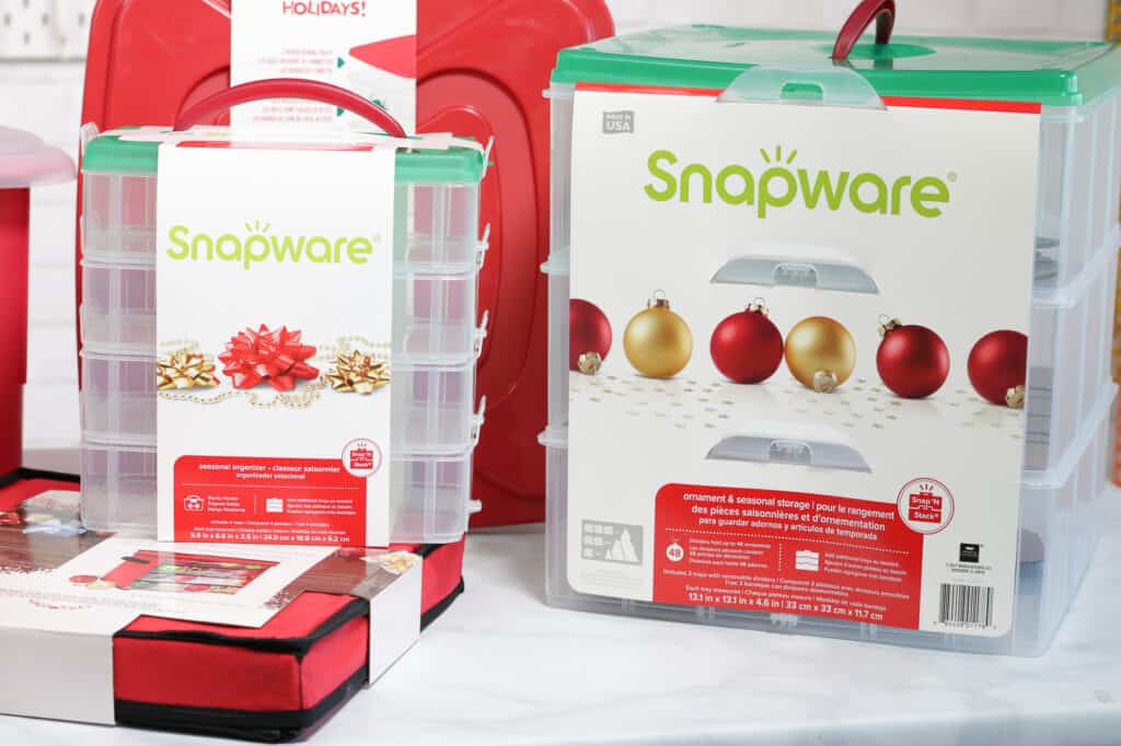 Joann Christmas Storage by popular US craft blog, Sweet Red Poppy: image of Snapware containers. 