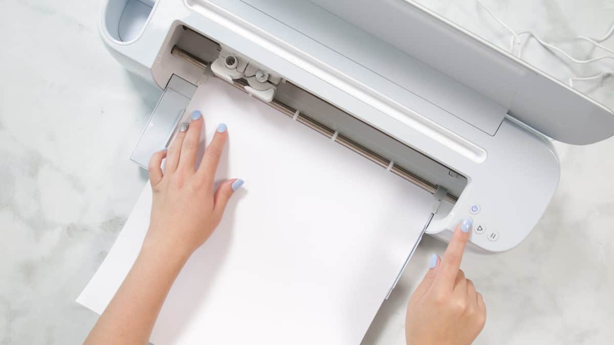 How to Use Cricut's Smart Paper Sticker Cardstock Sweet Red Poppy