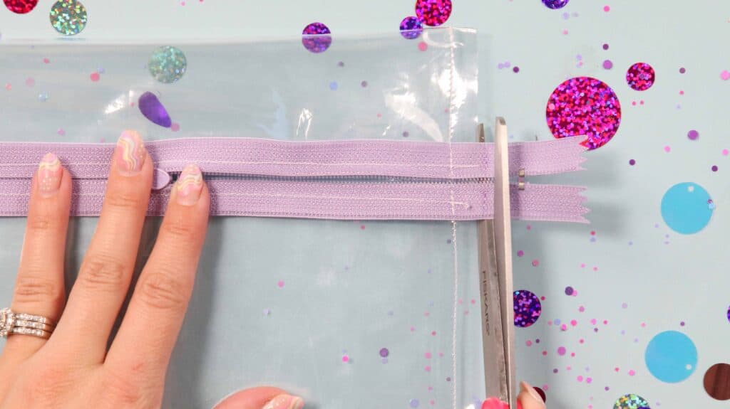 How to Make a Clear Vinyl Zipper Pouch - Sweet Red Poppy