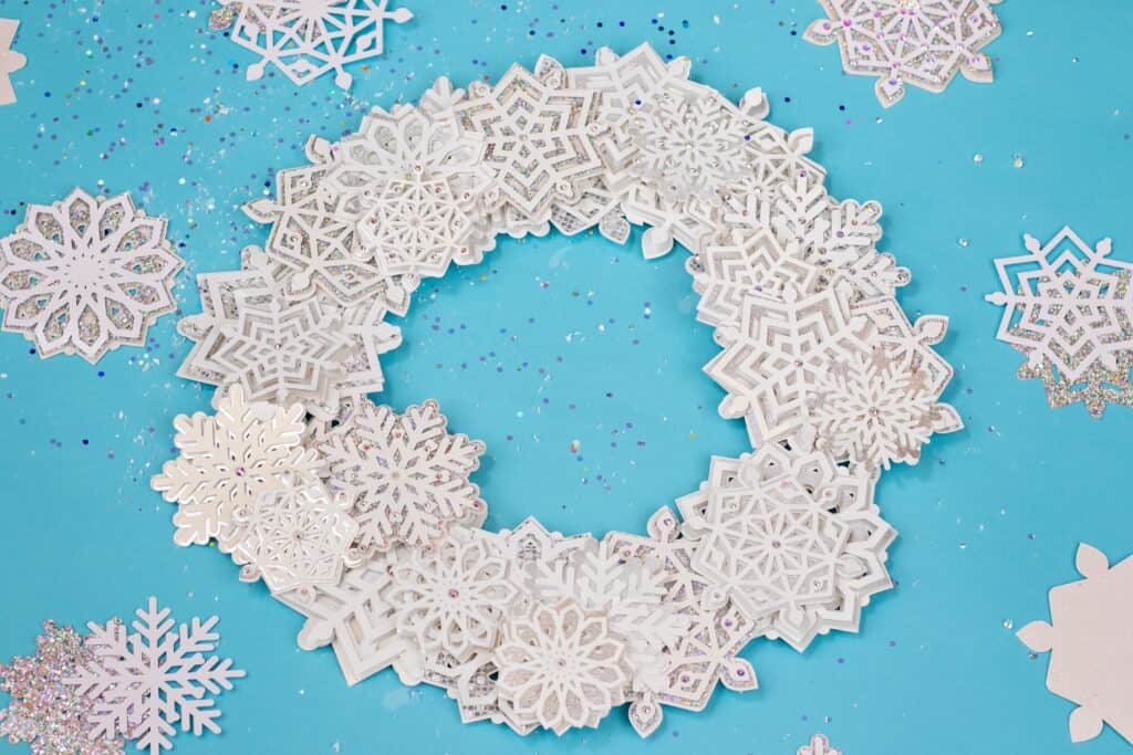 How to Make a Winter Snowflake Wreath
