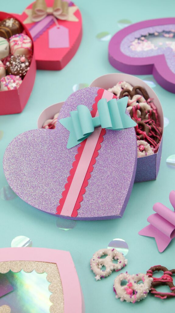 3D Heart Box with Lid and Treats