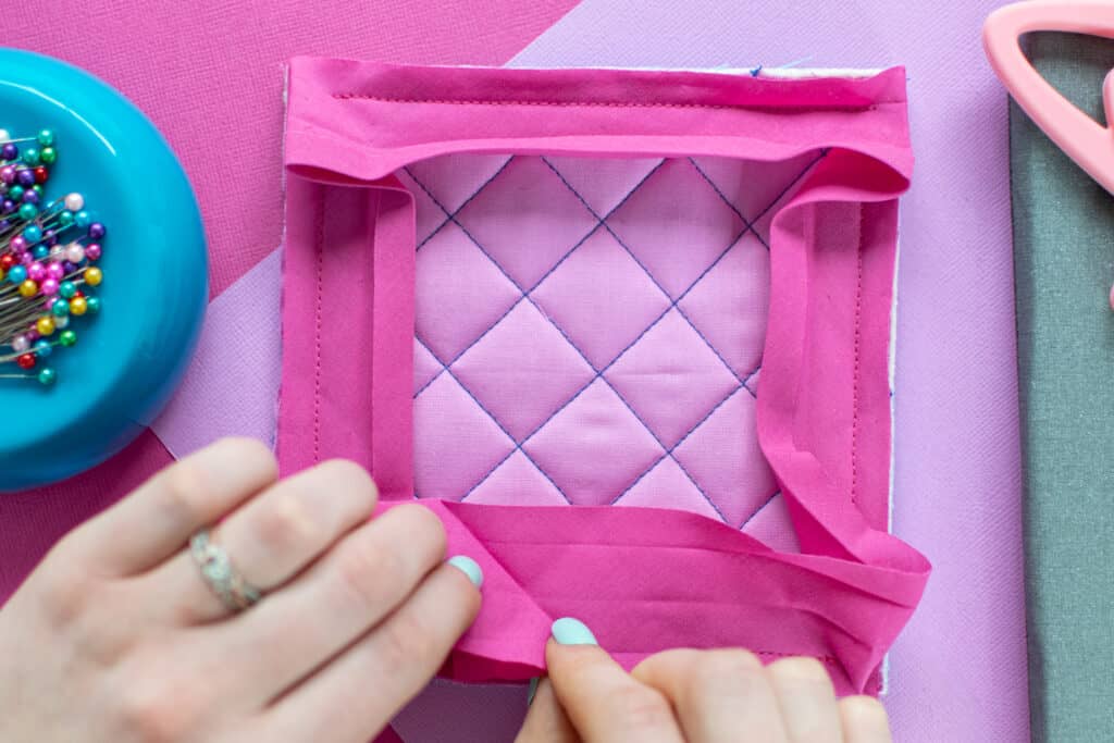 How to Miter Corners with Double-Fold Bias Tape – video - Shiny Happy World