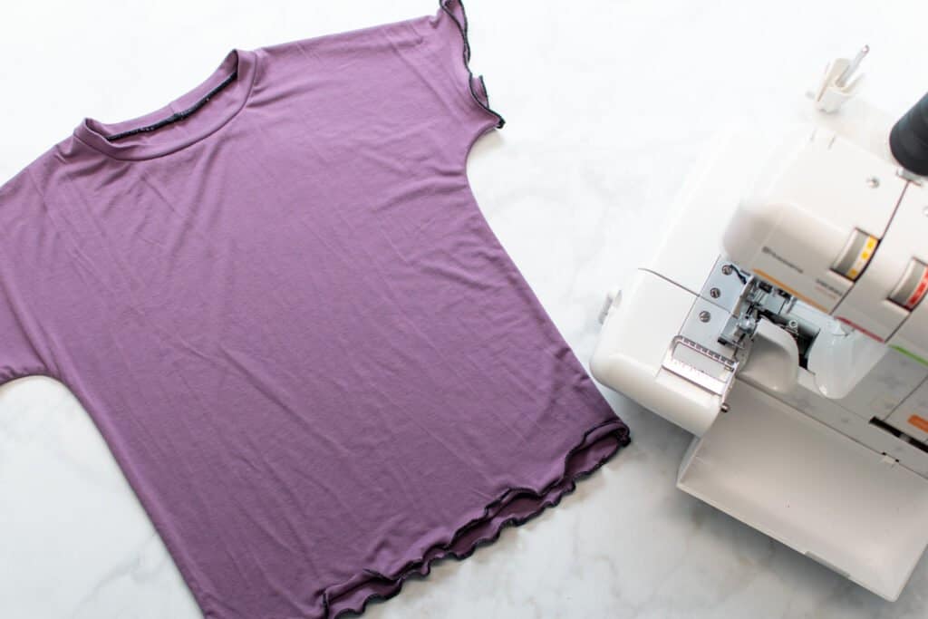 how to sew a lettuce-edge hem on a serger