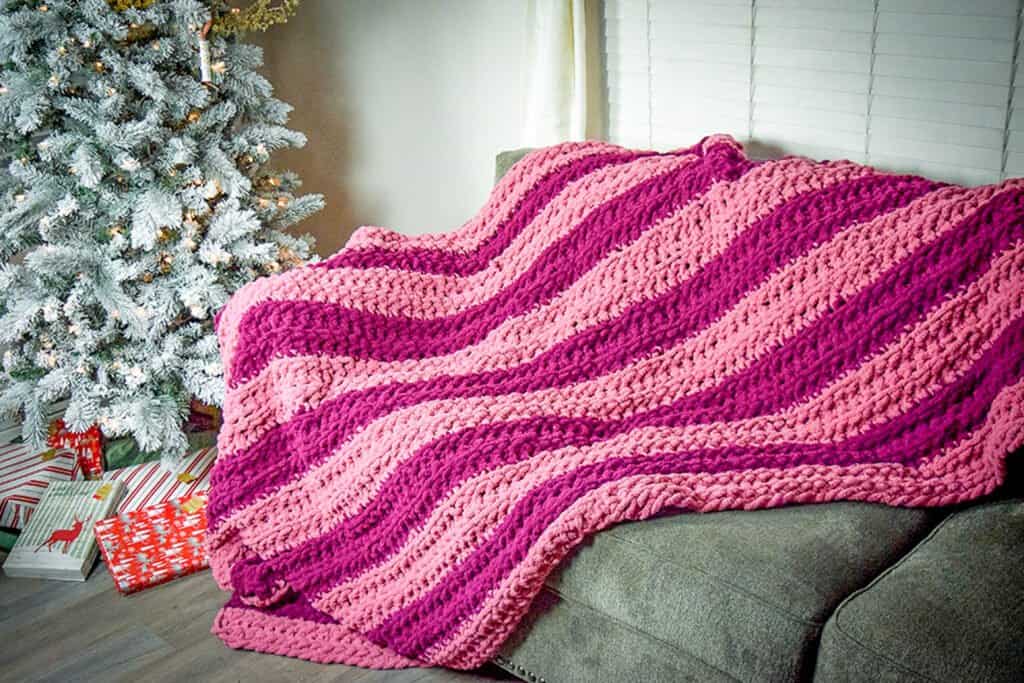 Finger Crochet Blanket - Sweet Red Poppy