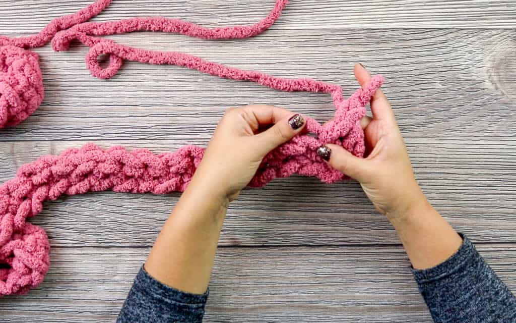 Finger Crochet Blanket - Sweet Red Poppy