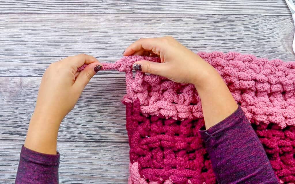 Finger Crochet Blanket - Sweet Red Poppy