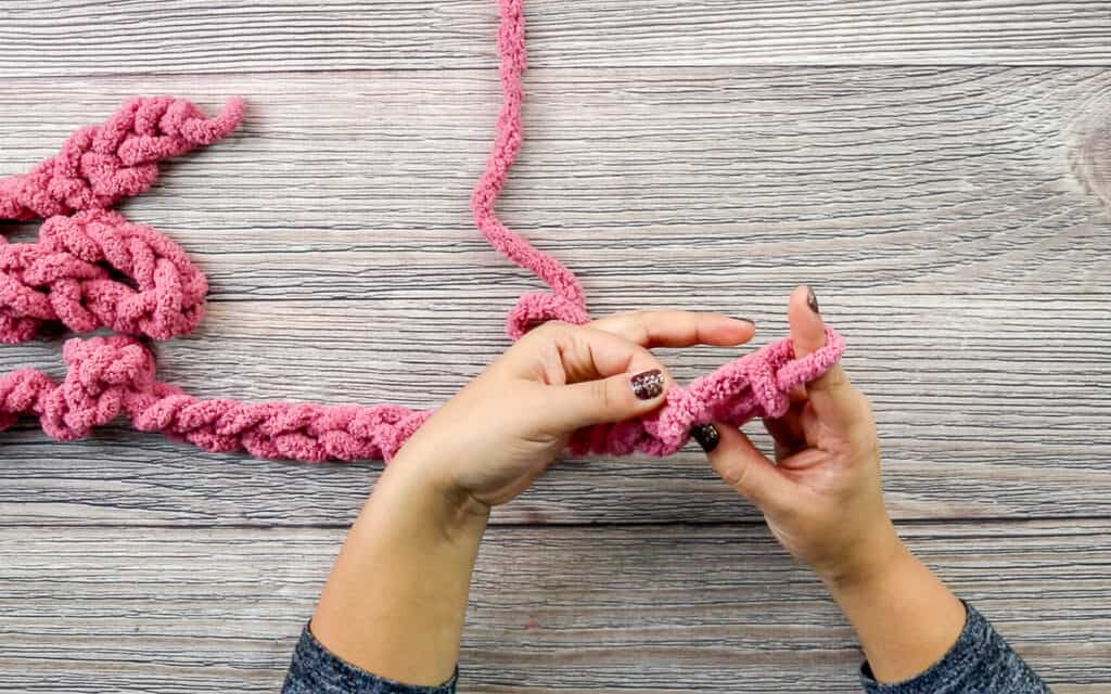 Finger Crochet Blanket - Sweet Red Poppy