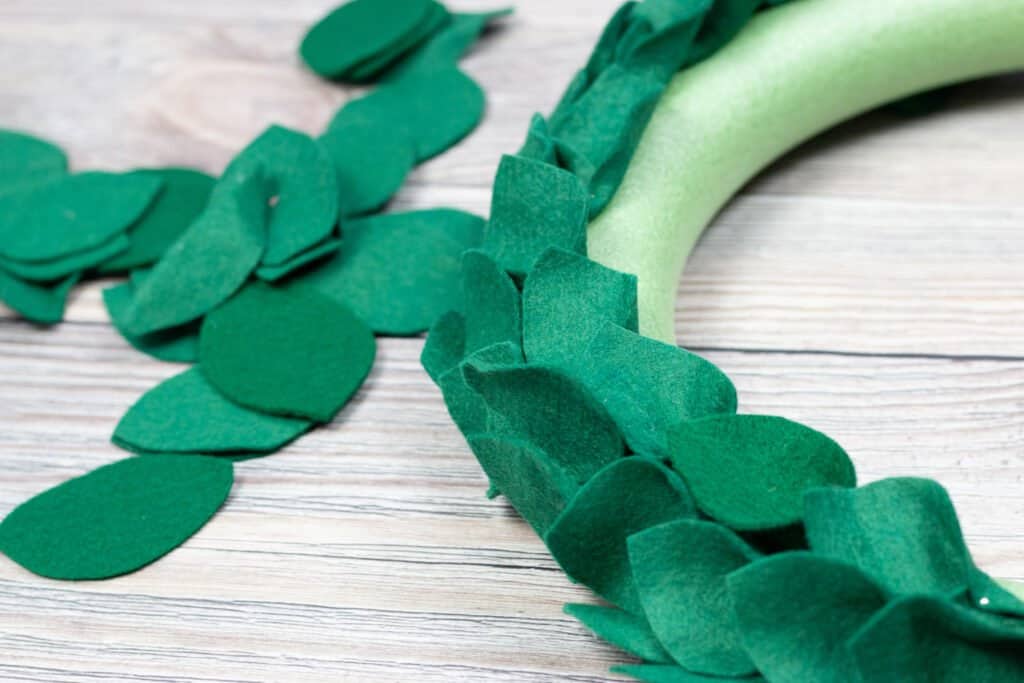 DIY Felt Leaf Wreath – Our Little Nook