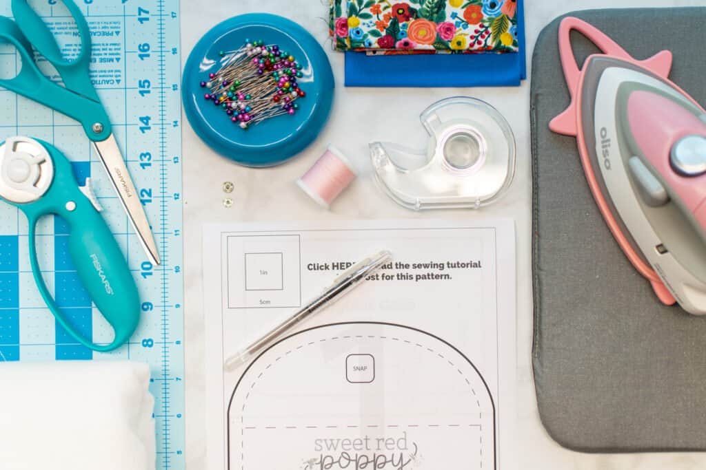 supplies to sew a glasses case