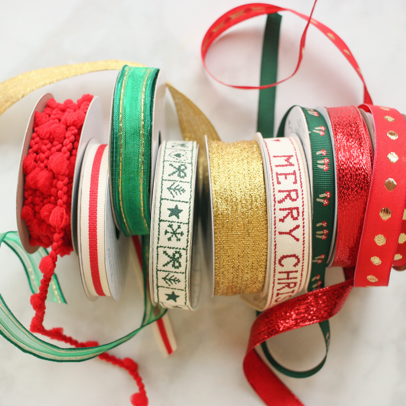 How to tie a Christmas bow with ribbon
