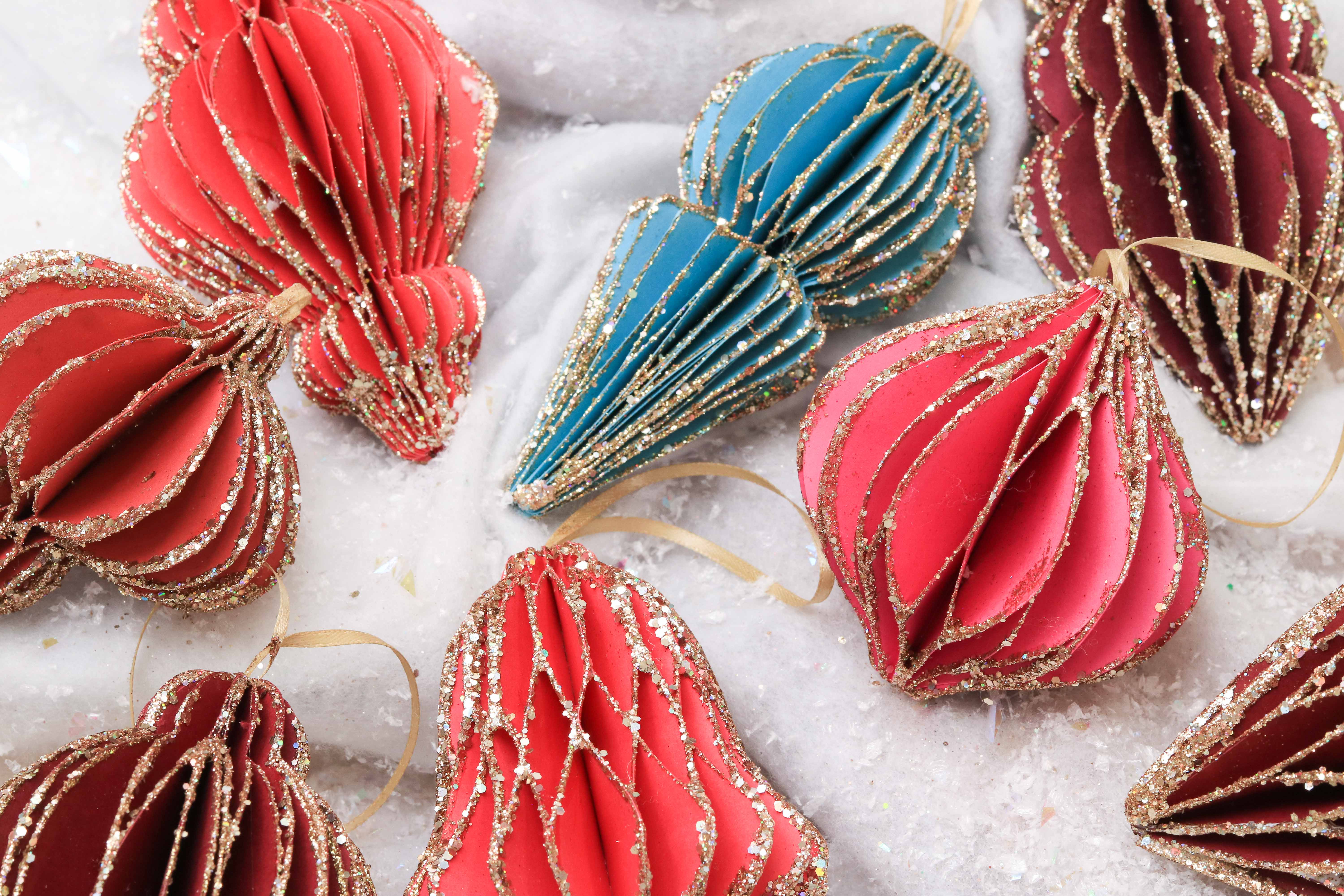 How to Make Honeycomb Paper Christmas Ornaments - Sweet Red Poppy