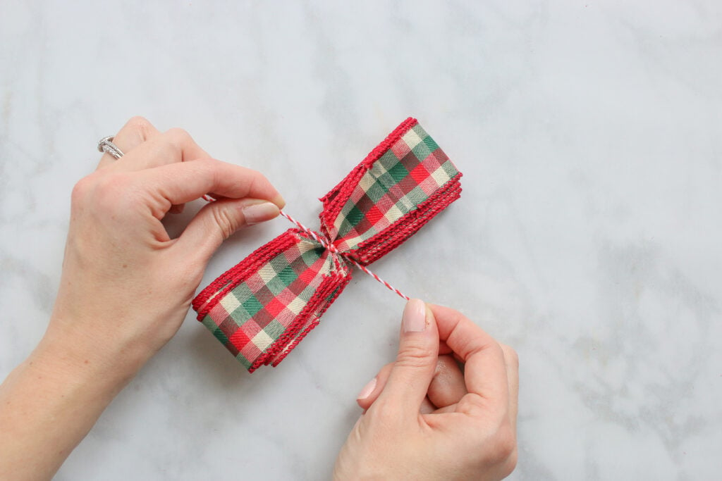 How To Tie A Perfect Bow With Wire Ribbon