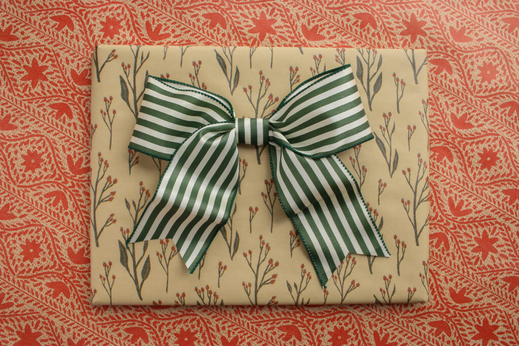 How to Make a Simple No-Tie Ribbon Bow